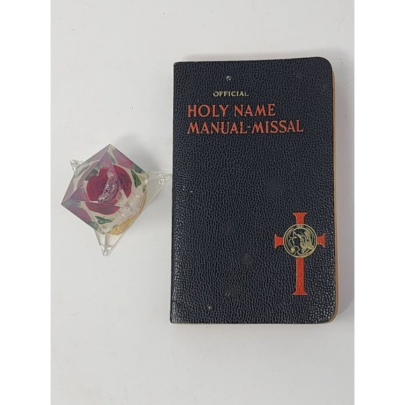 Vintage Official Holy Name Manuel Missal And Bircraft‎ Lucite Acrylic Rose - Picture 1 of 16
